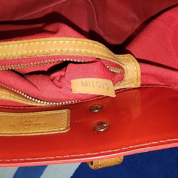 LOUIS VUITTON Reade PM Rouge Monogram Vernis MI1012 Handbag - Picture 5 of 16